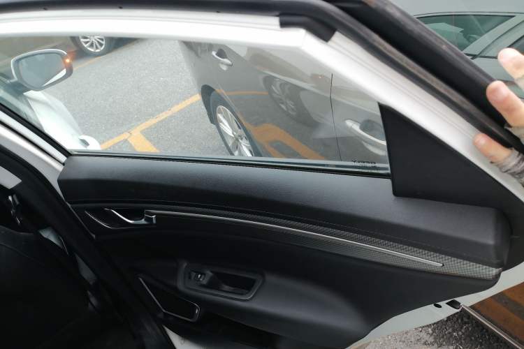 Used Livan Maple 60s 2022 Easy-to-Replace Version Lithium Iron Phosphate Right Rear Door Interior