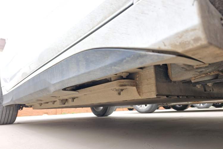 Used Livan Maple 60s 2022 Revised Edition Easy-Drive Version Lithium Iron Phosphate Right Side Sill