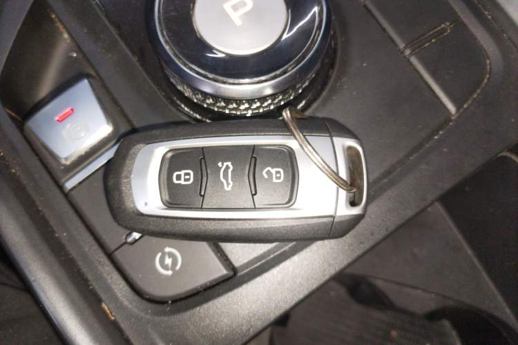 Used Livan Maple 60s 2022 Revised Version Easy-Drive Edition Lithium-Ion Vehicle Key