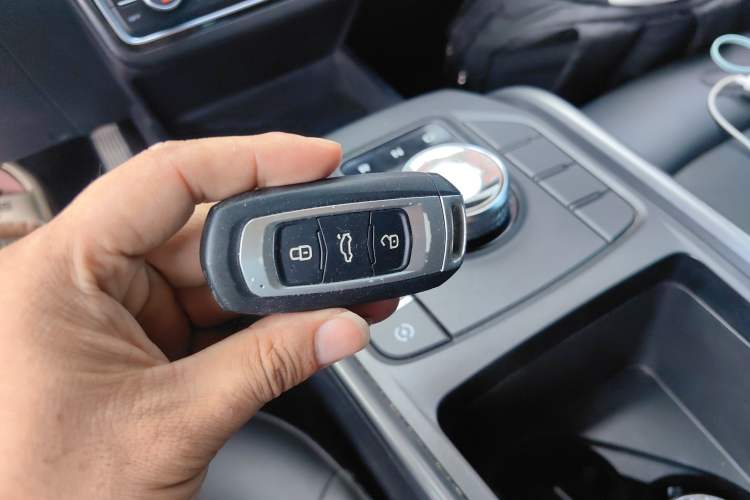Used Livan Maple 60s 2022 Easy-to-Replace Version Lithium Iron Phosphate Vehicle Key
