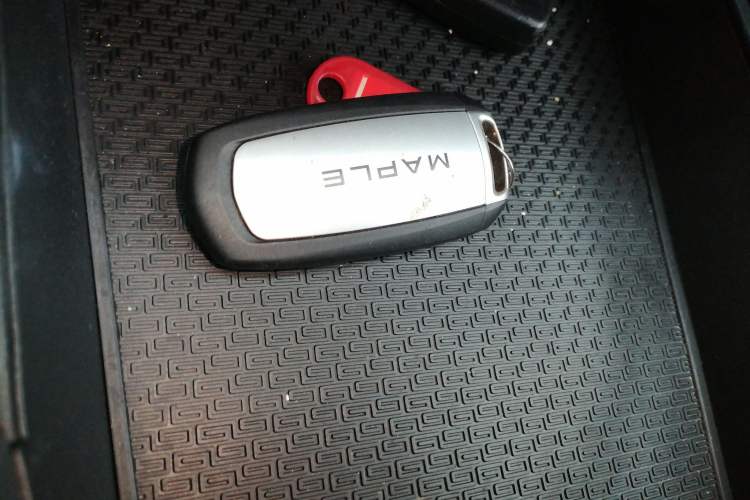 Used Livan Maple 60s 2022 Easy-to-Replace Version Lithium Iron Phosphate Vehicle Key
