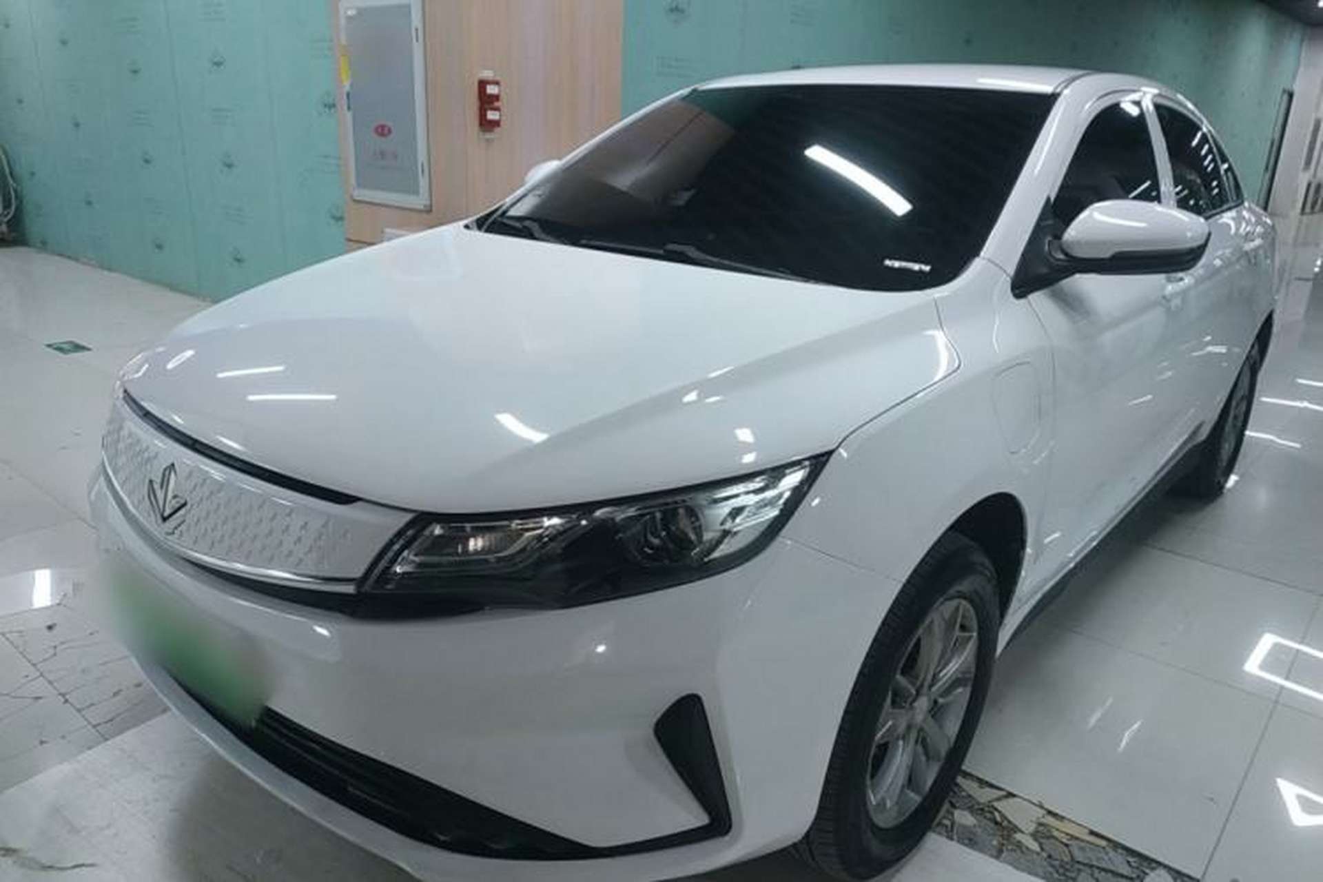 Used Livan Maple 60s 2024 Happiness Customized Full Vehicle—Taxi-Dedicated Version Front Left 45 Deg