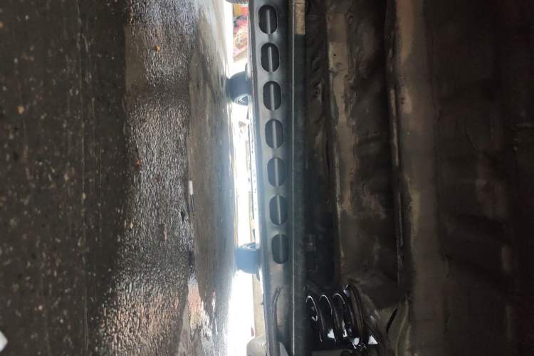 Used Livan Maple 80V 2021 Easy-to-Replace Version Lithium Iron Phosphate Chassis Rear
