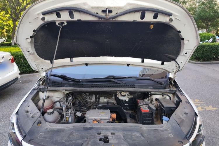 Used Livan Maple 80V 2021 Easy-to-Replace Version Lithium Ternary Engine Bay