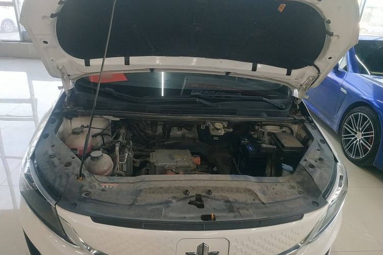 Used Livan Maple 80V 2021 Easy-to-Replace Version Lithium Ternary Engine Bay