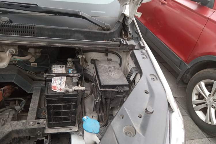 Used Livan Maple 80V 2021 Electric Swap-Option Model with Lithium Iron Phosphate Engine Bay Left
