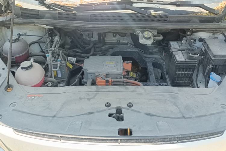 Used Livan Maple 80V 2021 Easy-to-Replace Version Lithium Ternary Engine Bay