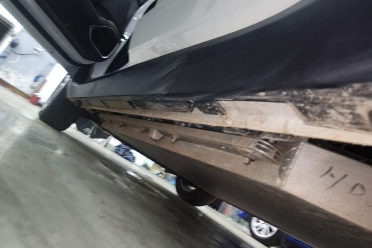 Used Livan Maple 80V 2021 Youtong Edition Ternary Lithium Left Side Sill