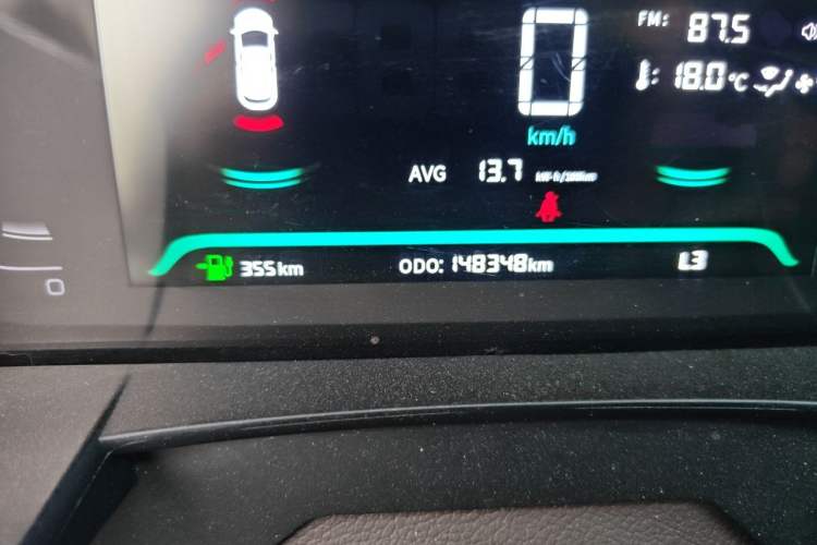 Used Livan Maple 80V 2021 Easy-to-Replace Version Lithium Ternary Odometer Close Up
