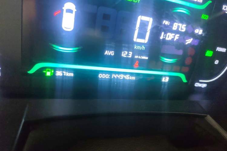 Used Livan Maple 80V 2021 Easy-to-Replace Version Lithium Iron Phosphate Odometer Close Up