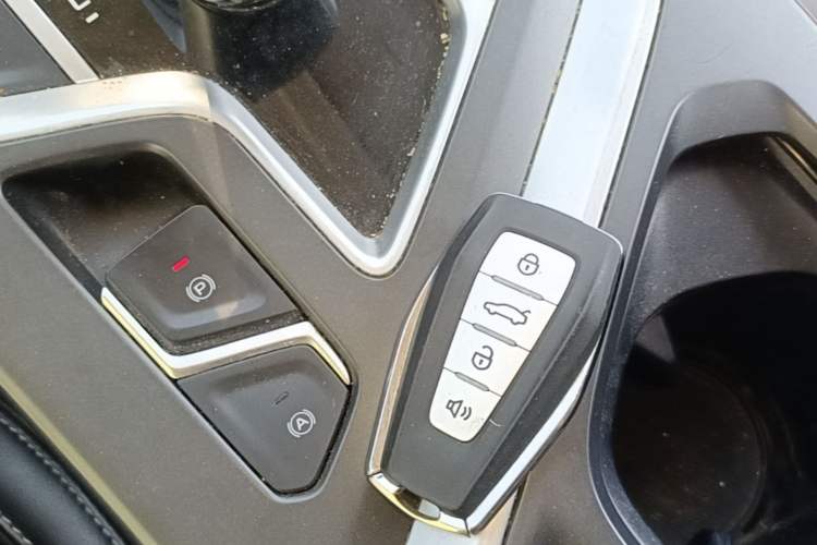 Used Livan Maple 80V 2021 Easy-to-Replace Version Lithium Ternary Vehicle Key