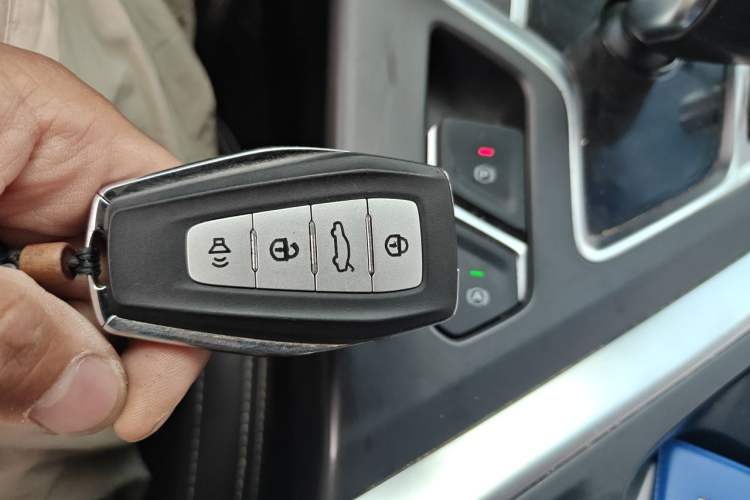 Used Livan Maple 80V 2021 Easy-to-Replace Version Lithium Ternary Vehicle Key