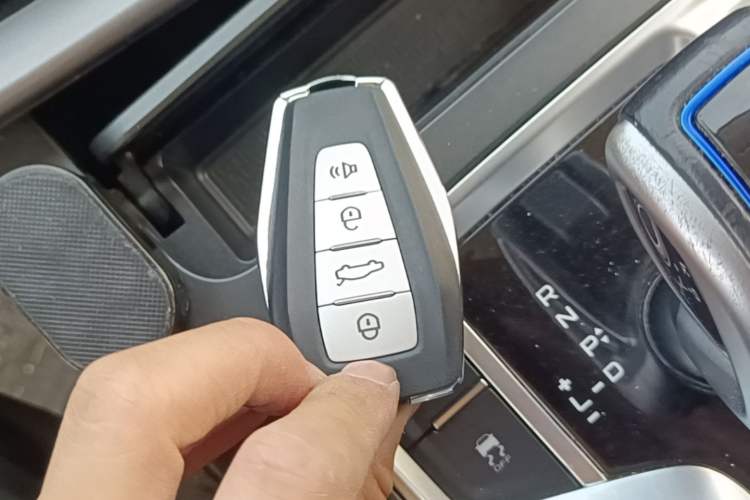 Used Livan Maple 80V 2021 Easy-to-Replace Version Lithium Ternary Vehicle Key