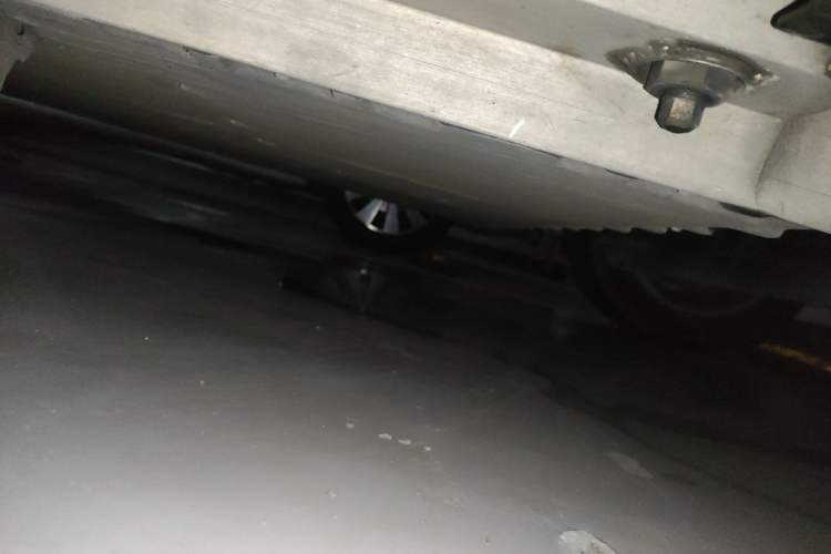 Used Livan Maple 80V  Chassis Front Right