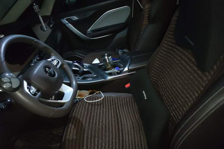 Used Livan Maple 80V  Left Front Seat
