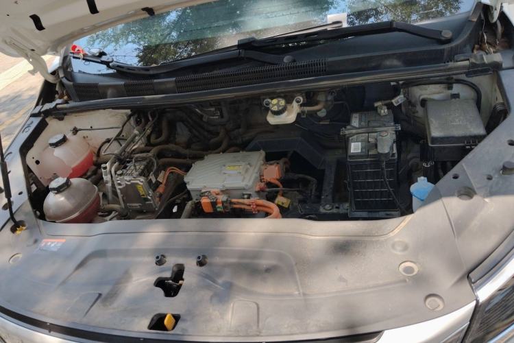 Used Livan Maple 80v L 2024 515 km Range 7 Seats Engine Bay