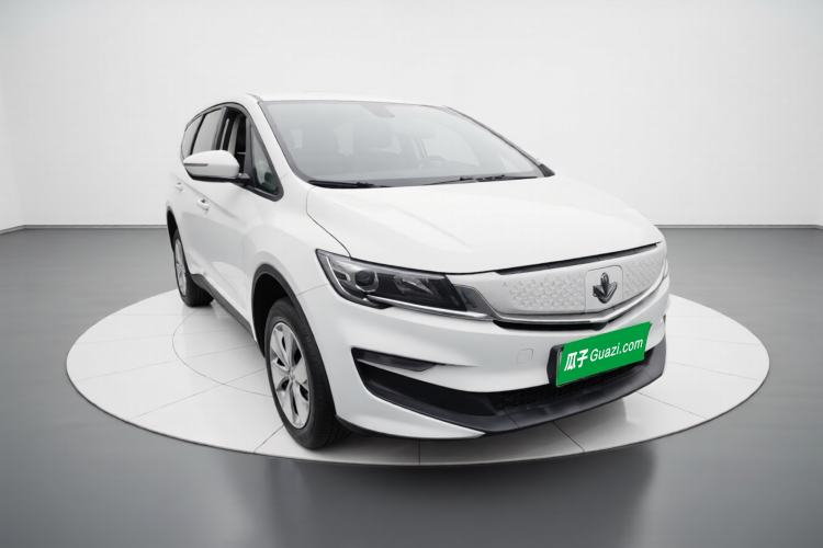 Used Livan Maple 80v L 2024 407 km 6 Seats Exterior 2