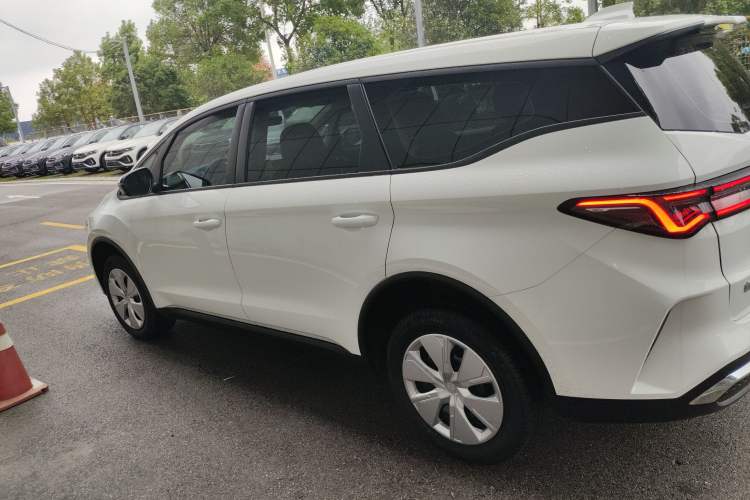Used Livan Maple 80v L 2024 515 km Range 7 Seats Exterior 3