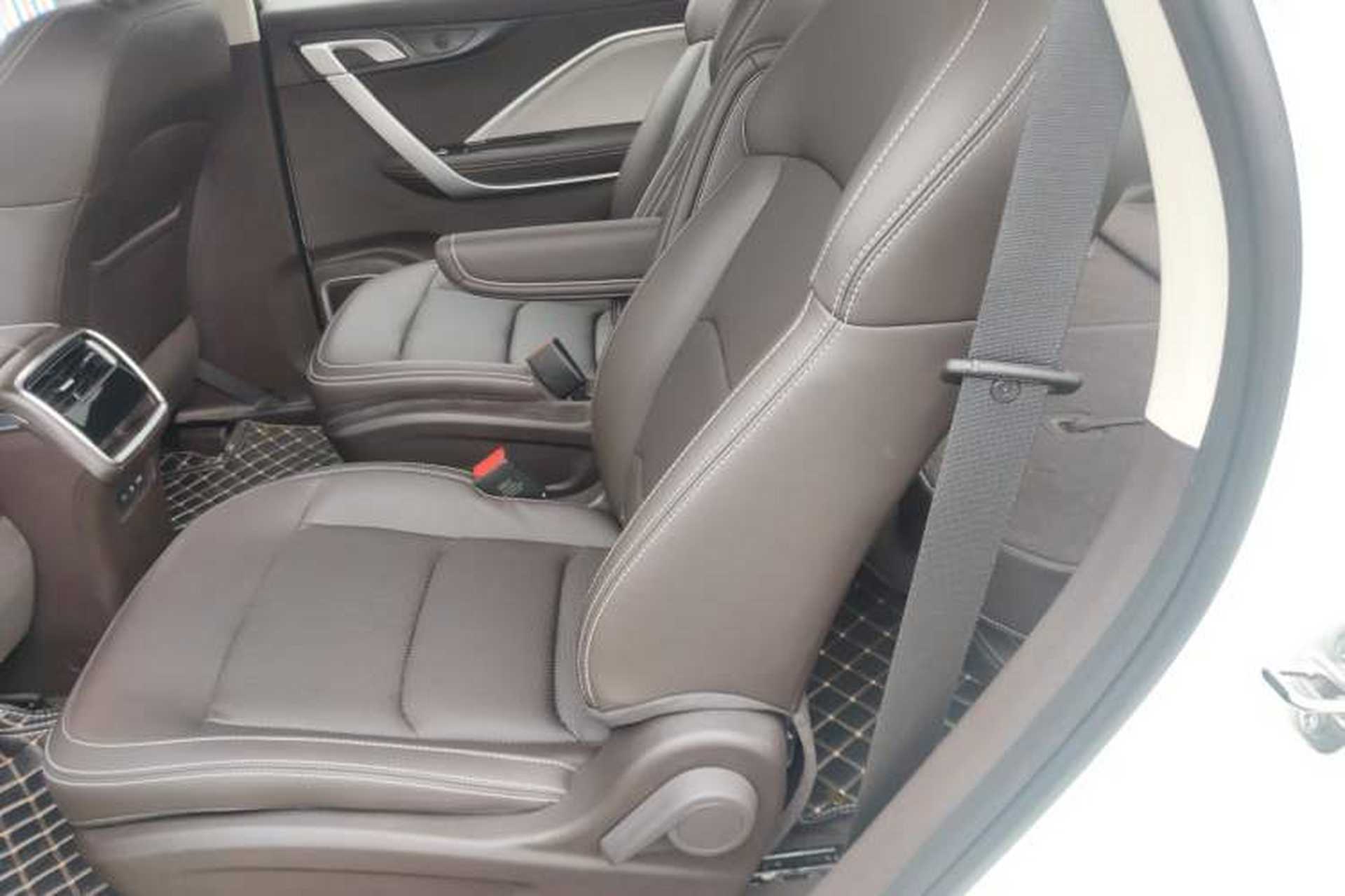 Used Livan Maple 80v L 2024 407 km 6 Seats Left Rear Seat