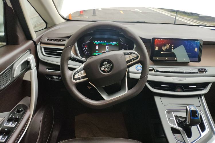 Used Livan Maple 80v L 2024 515 km Range 7 Seats Steering Wheel