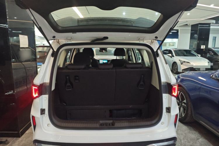 Used Livan Maple 80v L 2024 515 km Range 7 Seats Trunk