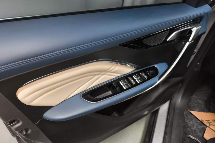 Used Livan Maple 80v PRO 2022 Comfort Edition Standard Range Version Left Front Door Interior