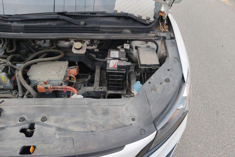 Used Livan Maple 80v PRO 2022 Comfort Model Long-Range Version Engine Bay Left