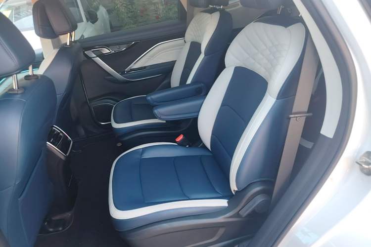 Used Livan Maple 80v PRO 2022 Comfort Edition Standard Range Version Left Rear Seat