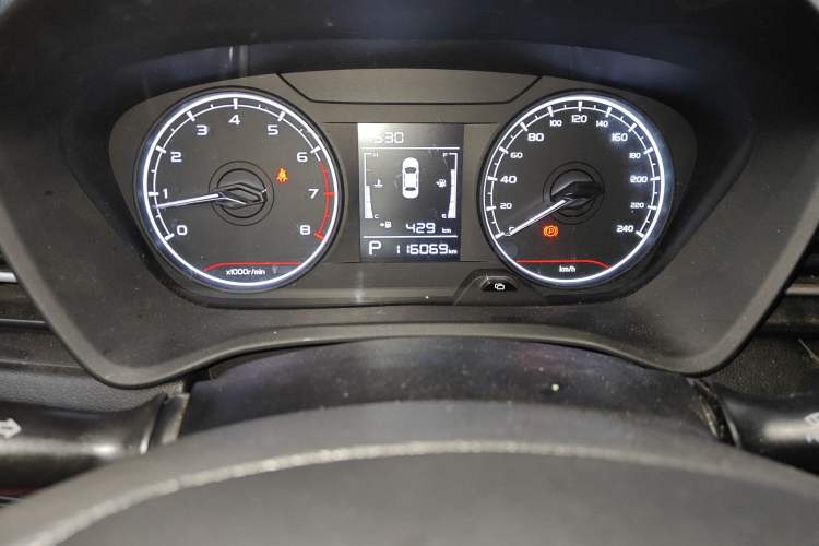 Used Livan X3 PRO 2022 1.5L CVT Xiao Sa Odometer Close Up