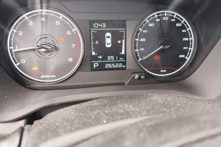 Used Livan X3 PRO 2022 1.5L CVT Xiao Sa Odometer Close Up