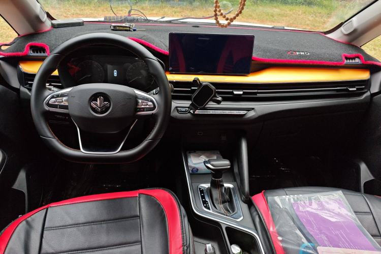 Used Livan X3 PRO 2022 1.5L CVT Xiao Sa Center Console