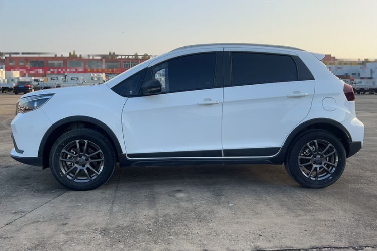 Used Livan X3 PRO 2022 1.5L Manual Little Cutie Exterior 2