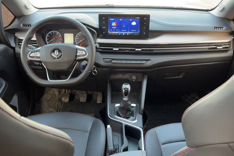 Used Livan X3 PRO 2022 1.5L Manual Little Cutie Interior 1