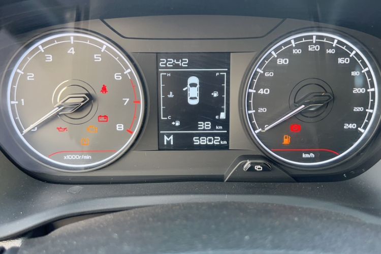 Used Livan X3 PRO 2022 1.5L Manual Little Cutie Odometer Close Up