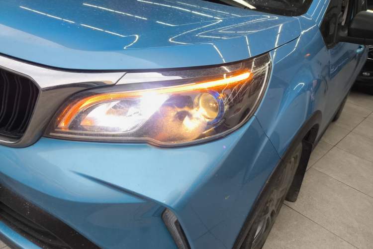 Used Livan X3 PRO 2022 1.5L CVT Xiao Sa Left Front Headlight