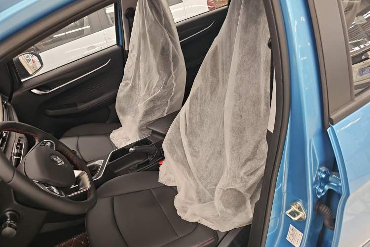 Used Livan X3 PRO 2022 1.5L Manual Little Cutie Left Front Seat