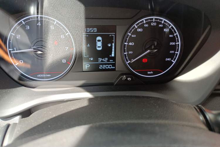 Used Livan X3 PRO 2022 1.5L CVT Xiao Sa Odometer Close Up