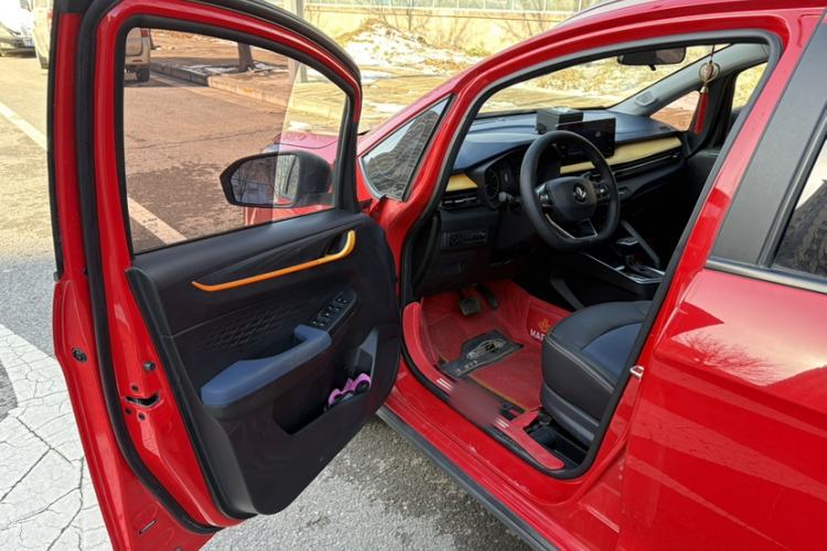 Used Livan X3 PRO  Interior 1