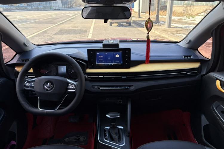 Used Livan X3 PRO  Interior 4