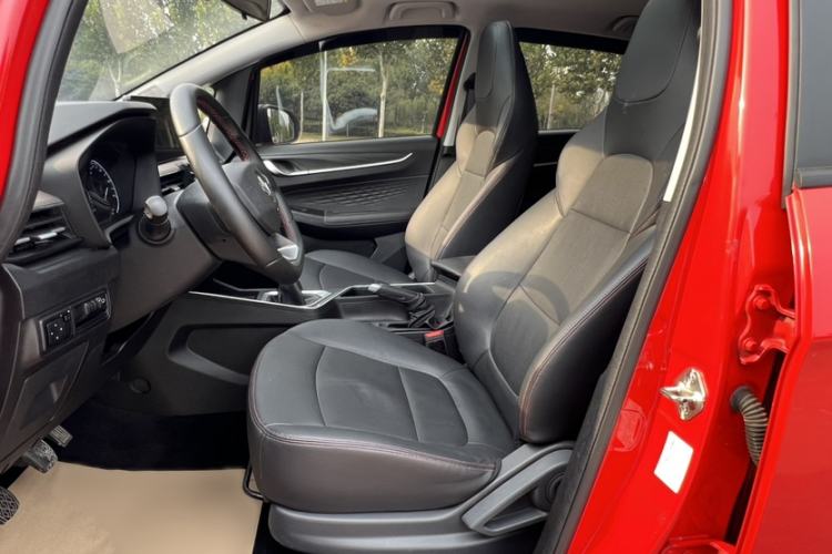 Used Livan X3 PRO 2022 1.5L Manual Little Cutie Interior 7