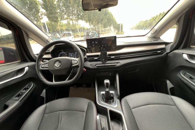 Used Livan X3 PRO 2022 1.5L Manual Little Cutie Interior 8