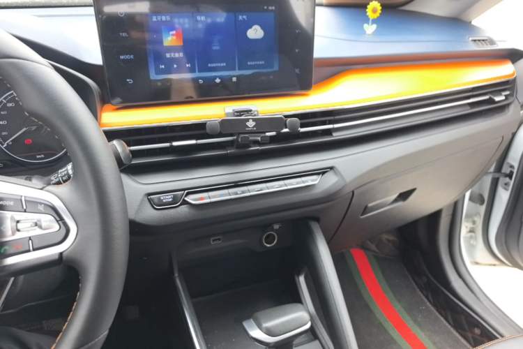 Used Livan X3 PRO 2022 1.5L CVT Xiao Sa Audio And AC Panel