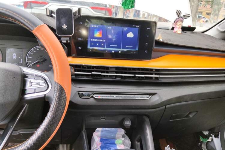 Used Livan X3 PRO 2022 1.5L CVT Xiao Sa Audio And AC Panel