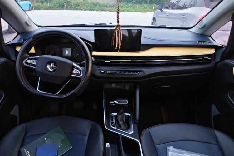 Used Livan X3 PRO 2022 1.5L CVT Xiao Sa Center Console