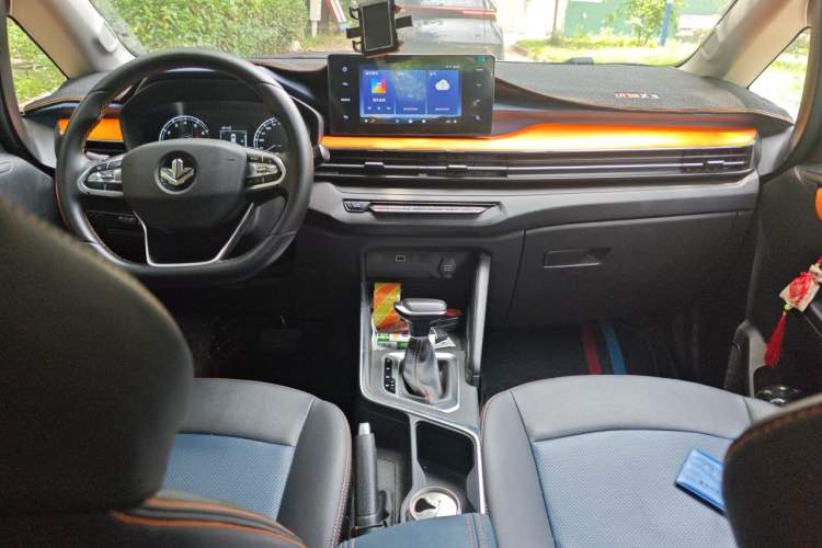 Used Livan X3 PRO 2022 1.5L CVT Xiao Sa Center Console