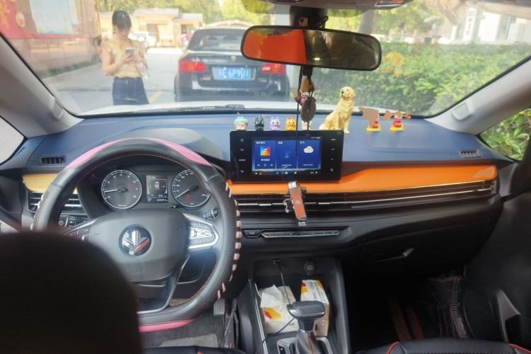 Used Livan X3 PRO 2022 1.5L CVT Xiao Sa Center Console