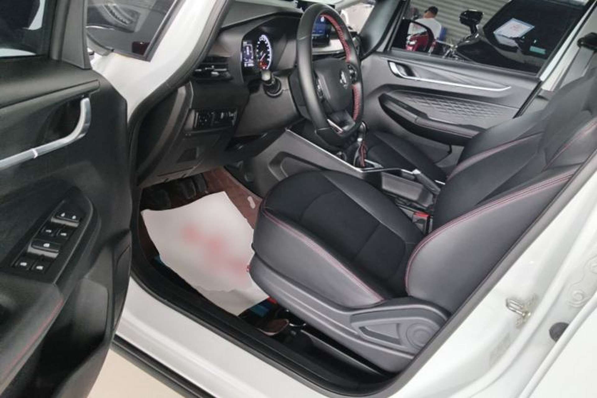 Used Livan X3 PRO 2022 1.5L Manual Little Cutie Driver Seat