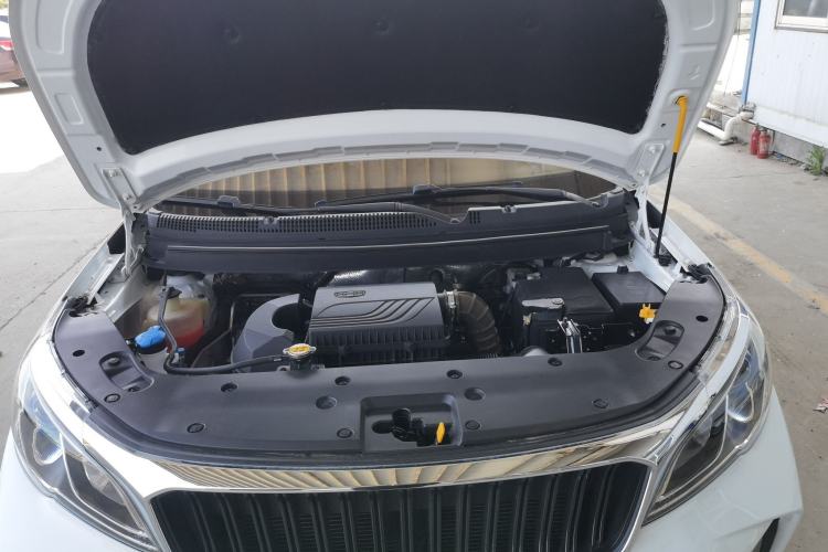 Used Livan X3 PRO 2022 1.5L Manual Little Cutie Engine Bay