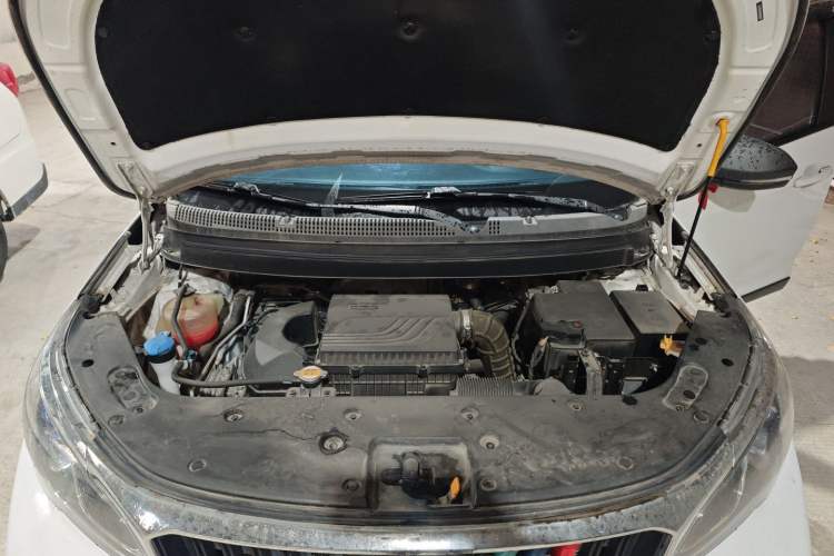 Used Livan X3 PRO 2022 1.5L Manual Little Cutie Engine Bay