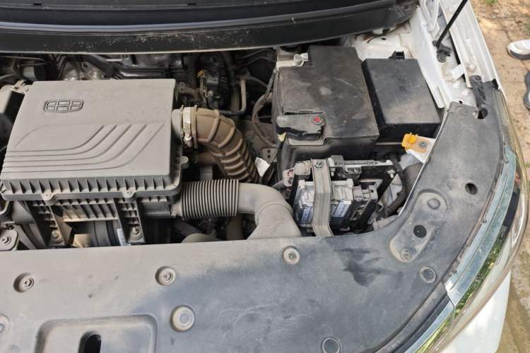Used Livan X3 PRO 2022 1.5L CVT Xiao Sa Engine Bay Left
